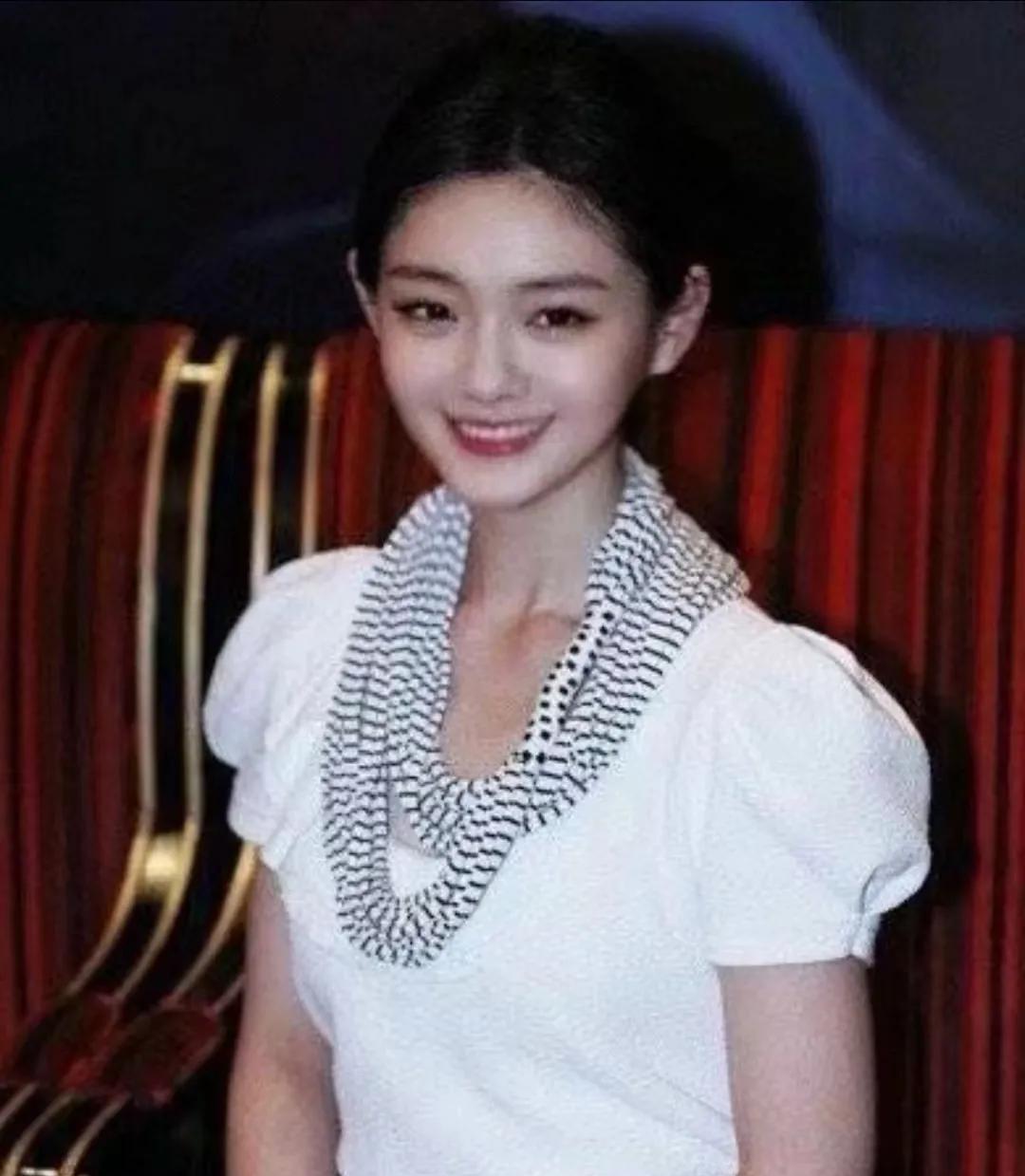 离去，对大s来说或许也是一种解脱。不然，以她的心性也会越过越痛苦。因为即使活