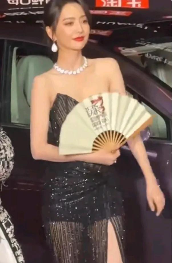 现在最后悔的或许是佟丽娅本人吧！听着陈思诚侃侃而谈过往细节。我才懂她那份温