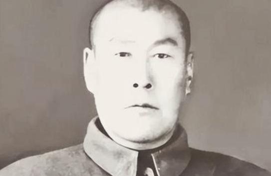 1938年，一游击队长妻女被日寇抓走，他索性绑了敌人的妻子准备换人，游击队长觉得