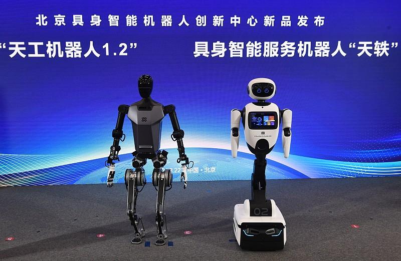 北京人形机器人创新中心能不能引领行业，其实从春晚那波亮相就能看出点苗头。今年春