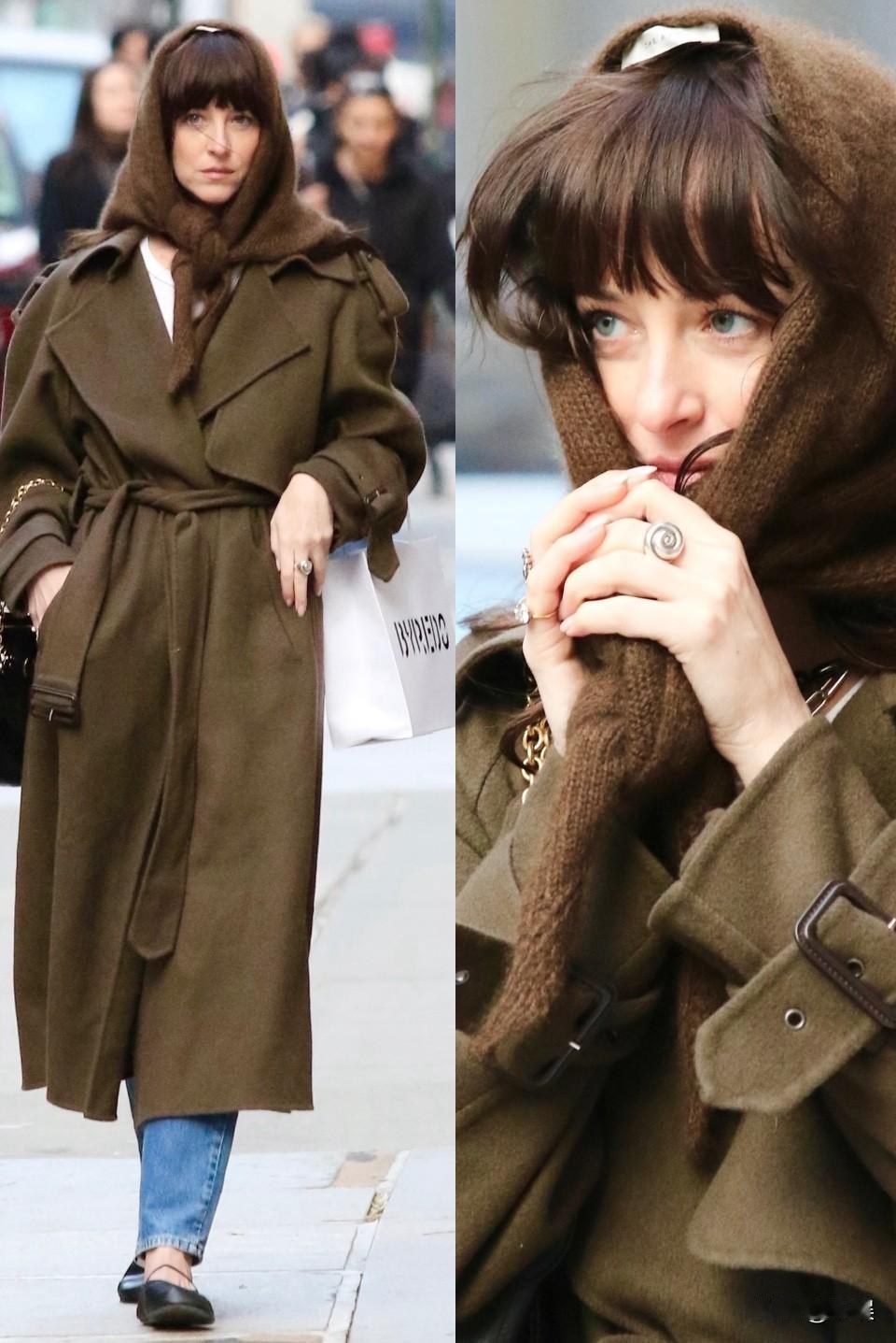 达妹与好友在纽约逛街，好有冬日氛围的穿搭达妹DakotaJohnson