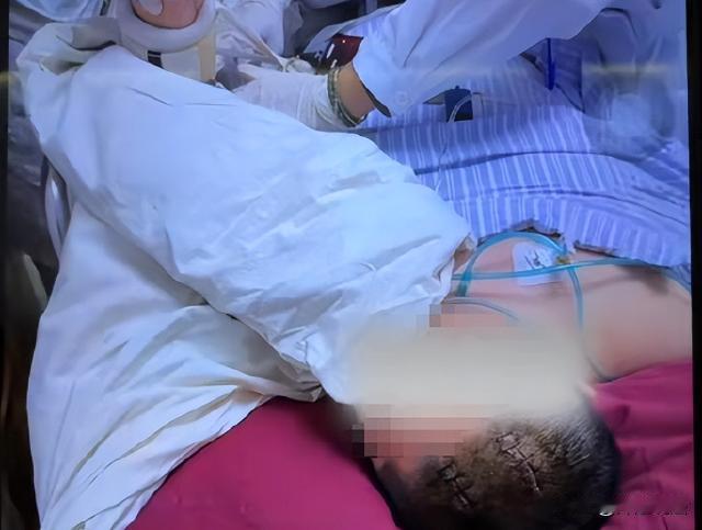 上海，46岁的蒋女士是一位单身贵族，工作稳定、收入可观。上班的某一天突然头脑发昏