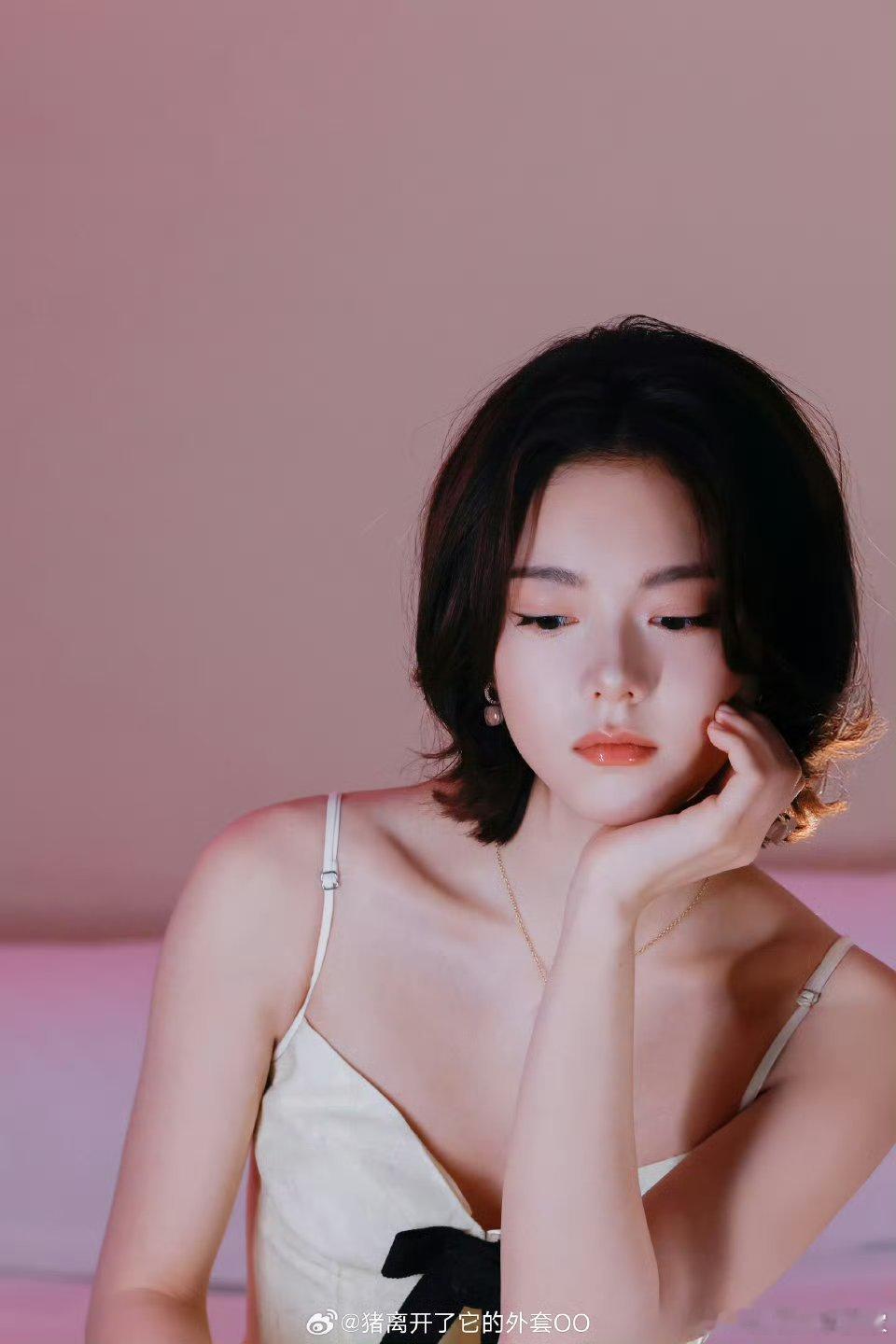 赵今麦娇兰大片花絮图，水蜜桃🍑麦麦清甜水灵的美女子！