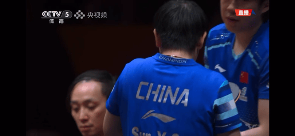 小小举动太暖心了！真的让人泪流满面[哭哭]太好哭了[哭哭][哭哭]昨晚上的比赛，