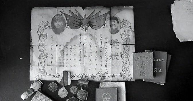 1956年8月，一个解放军少尉副连长脱下军装，按18级干部标准转业到福建地方。在