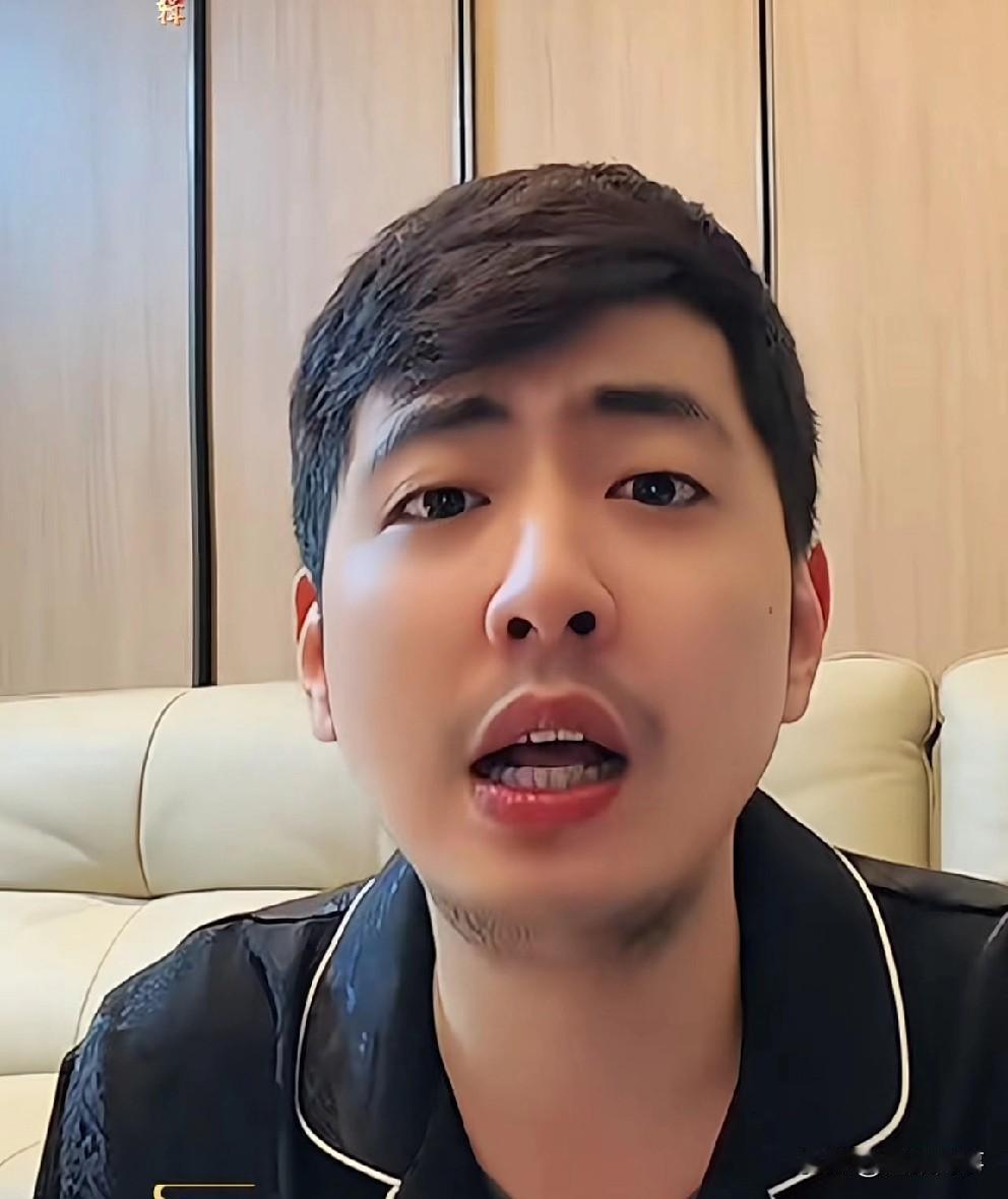 驴家奶豆国外失联，小辉专场中线二刚！奶豆在有半个月没在互