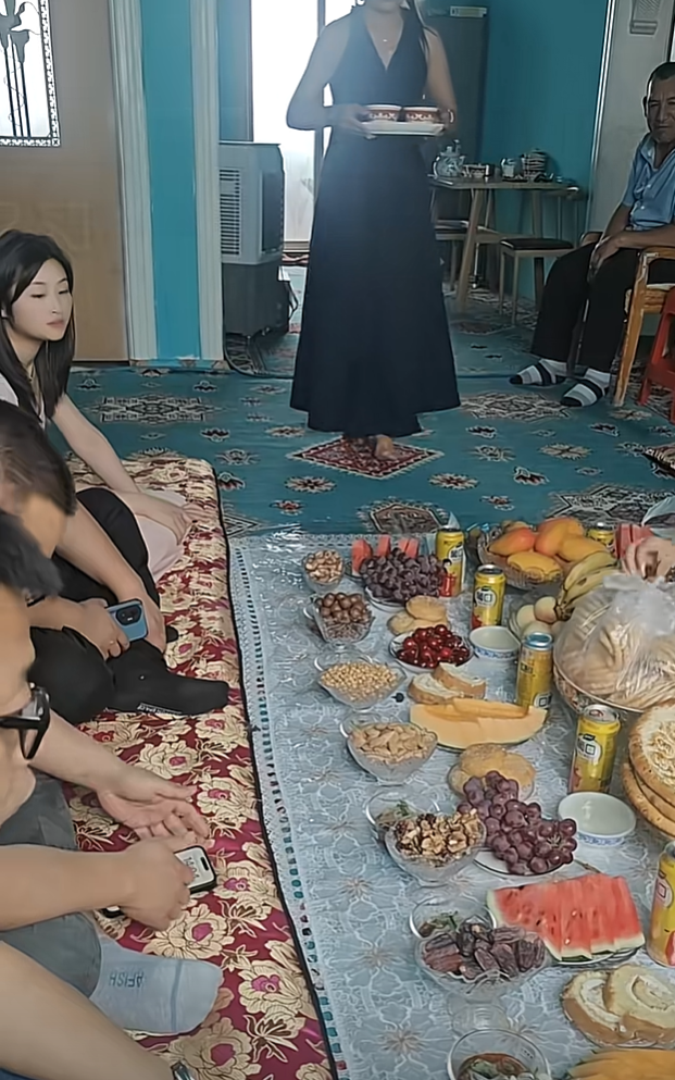 请我做客，请提前一天告诉我，我去买双新鞋新袜子