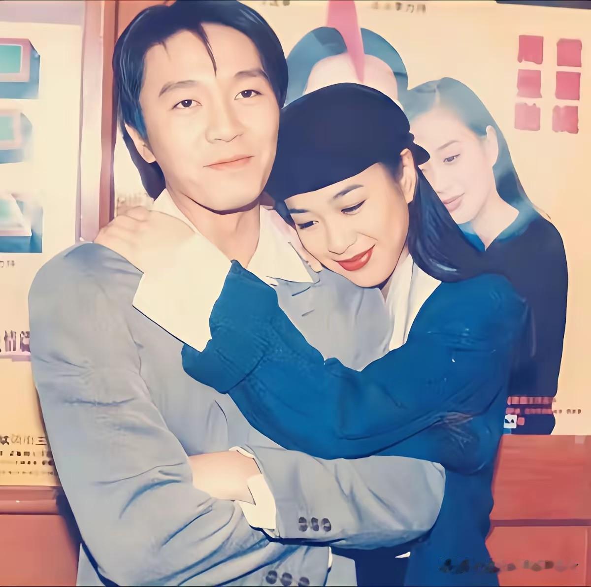 周星驰多有女人缘，拍戏时候谁便一个搭档都是重量级大美女，那时候港星在一起真的很开