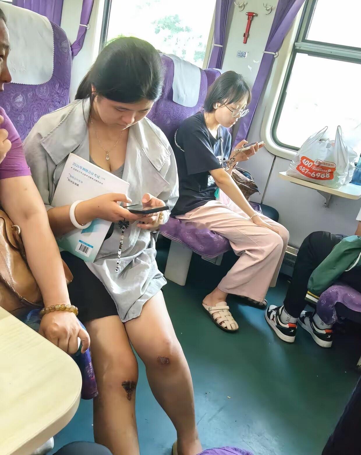 挺心疼的，小姑娘一个人在外求学，不容易