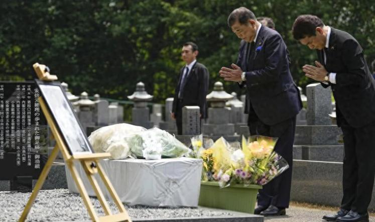 安倍亡魂成石破茂最后王牌？就在收到特朗普关税警告信，国家面临经济重压的危急时