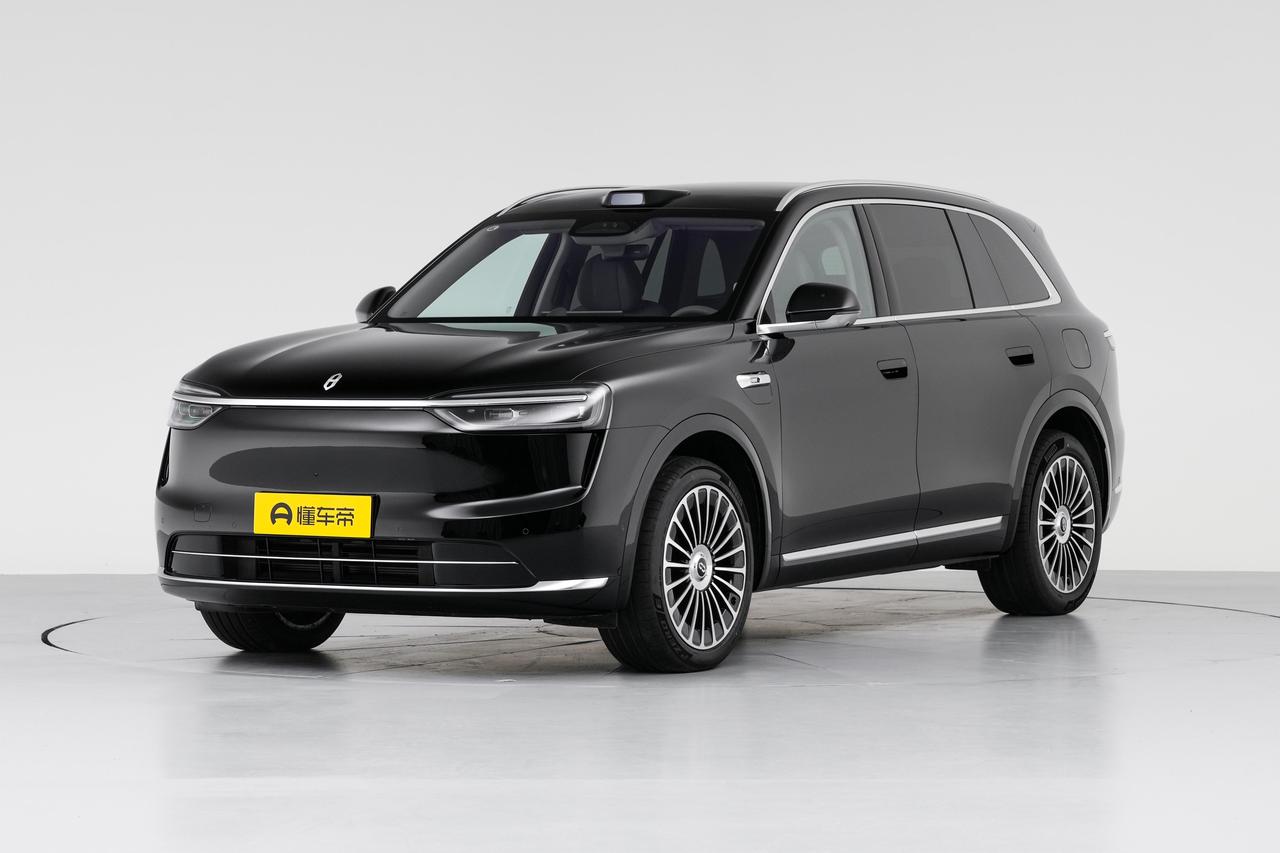 月销量冲到2.4万台，问界M7为何如此火爆？最近新能源车圈非常火的一款中大型S