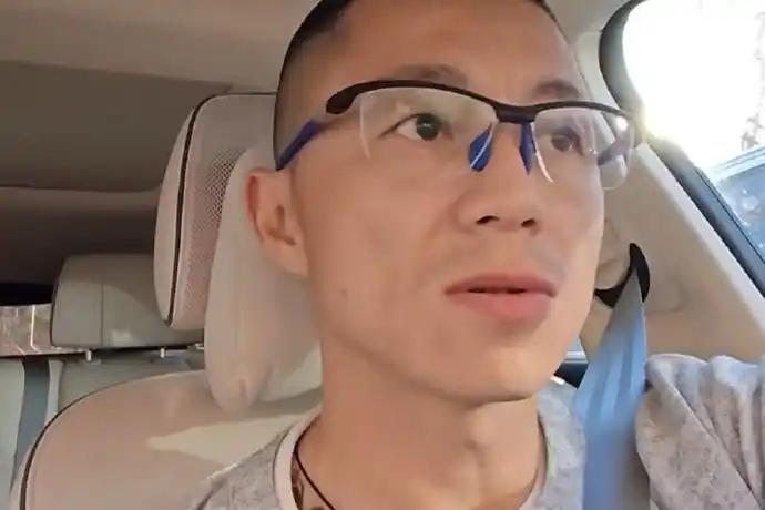 2025年12月5日，国家税务总局北京市税务局公布网络车评人陈震偷税案件，他在2