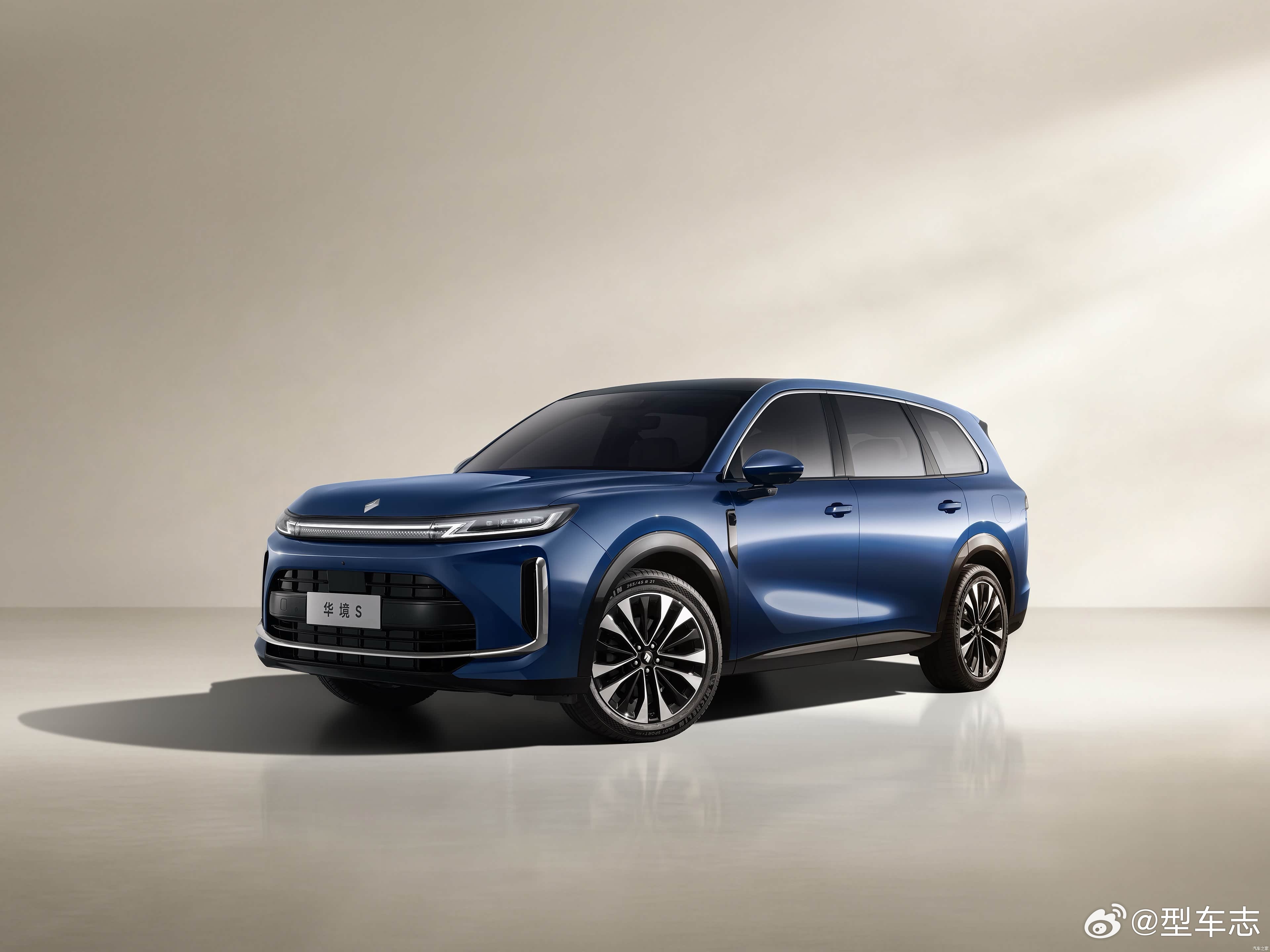 华境S全维安全王中王标配华为乾崑舱内激光雷达Limera这点还挺有意思的。传统车