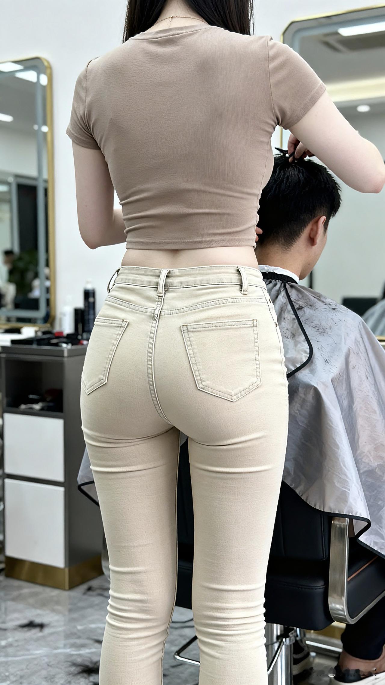 靠技术吃饭有啥丢人的！作为一名理发师，每天用双手为顾客打造美丽发型，这份工作多