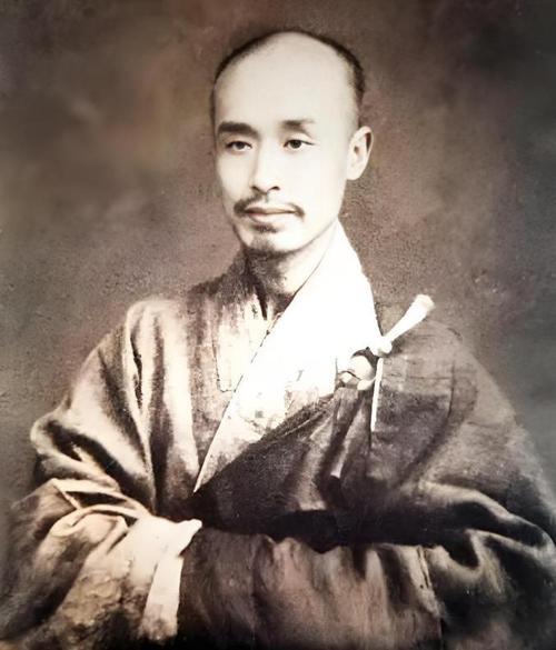 弘一法师说过一句戳透人性的话：人这辈子，最傻的不是没钱、没权，而是拿着福报当消耗