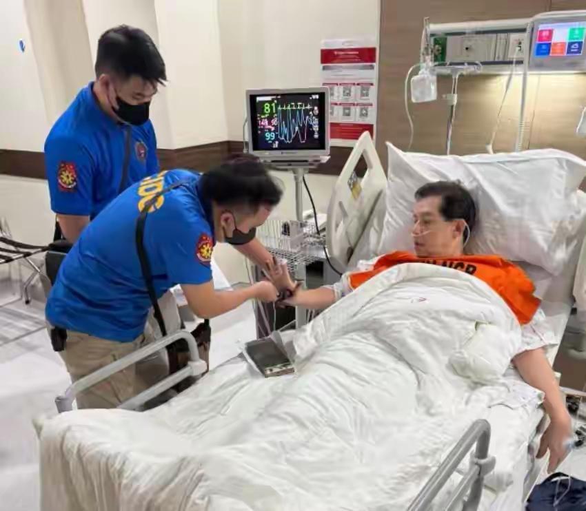 菲律宾总统小马科斯表弟罗穆亚尔德斯病床上被逮捕，现在最忐忑不安的可能是菲律宾副总