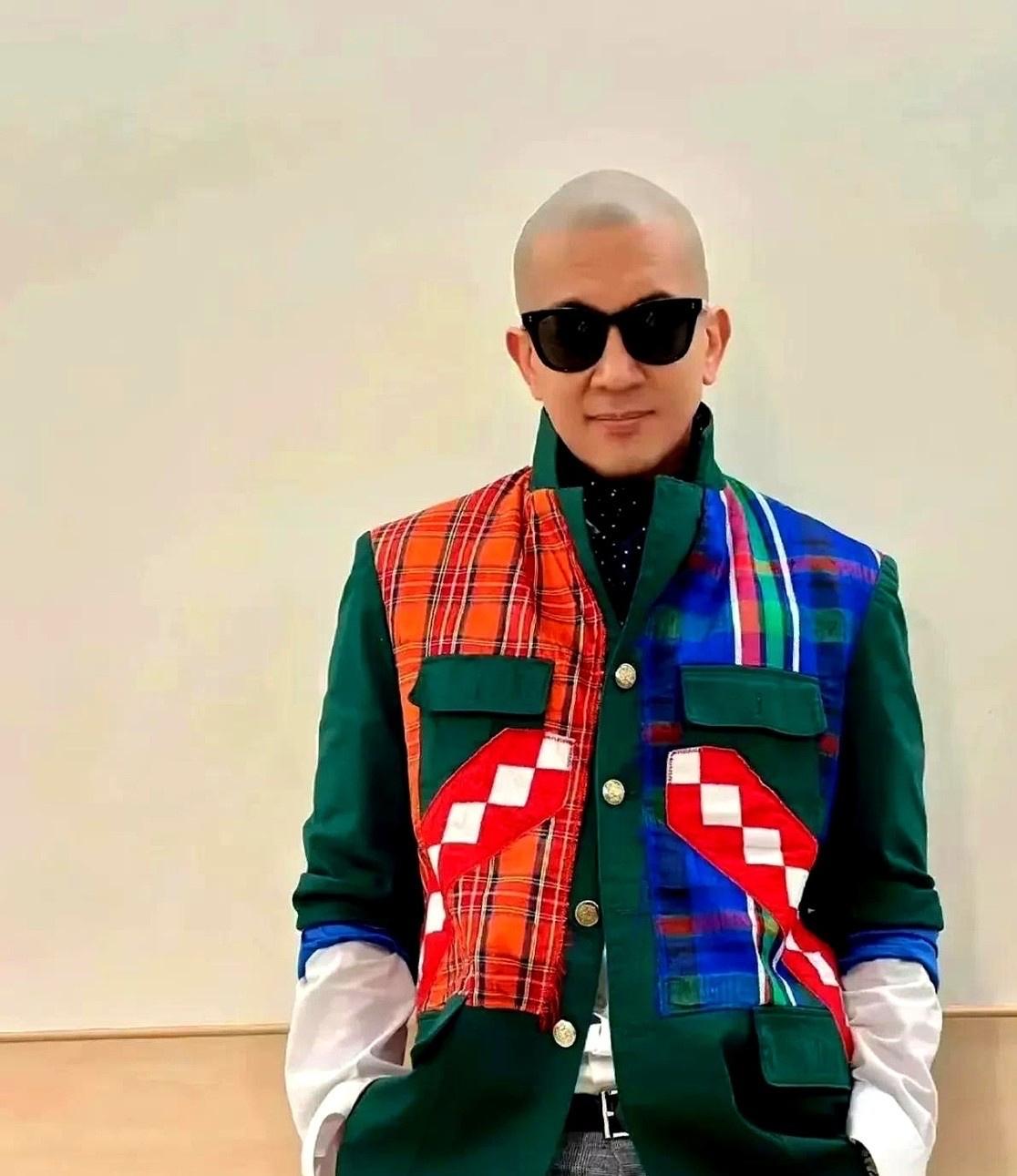 大S离世近一年，据俊业的生活状态发生了翻天覆地的变化。据台媒最新报道，这位昔日的