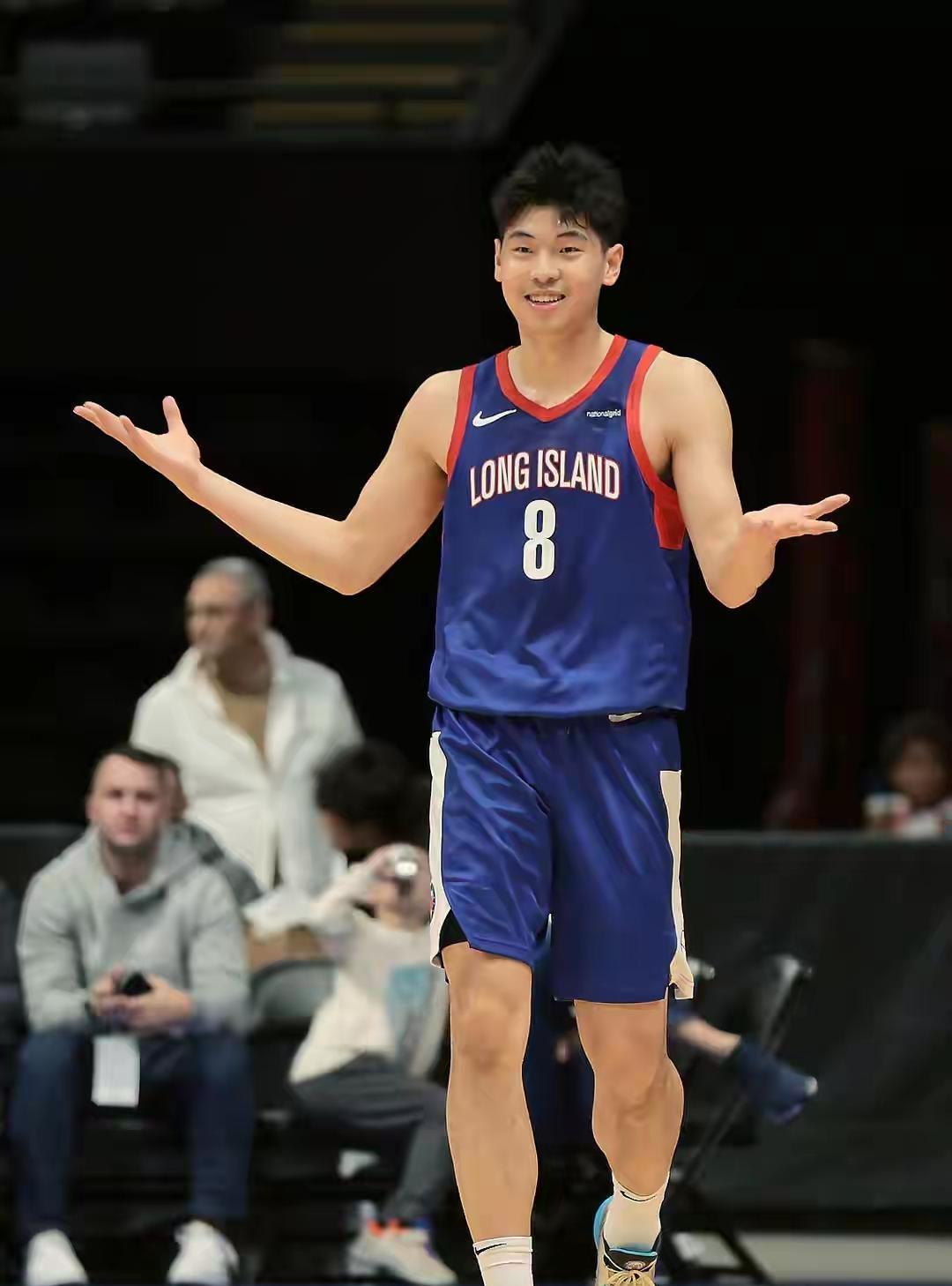 崔永熙和曾凡博谁更强，都是前锋相继冲击NBA崔永熙和曾凡博都是中国男篮优秀锋线