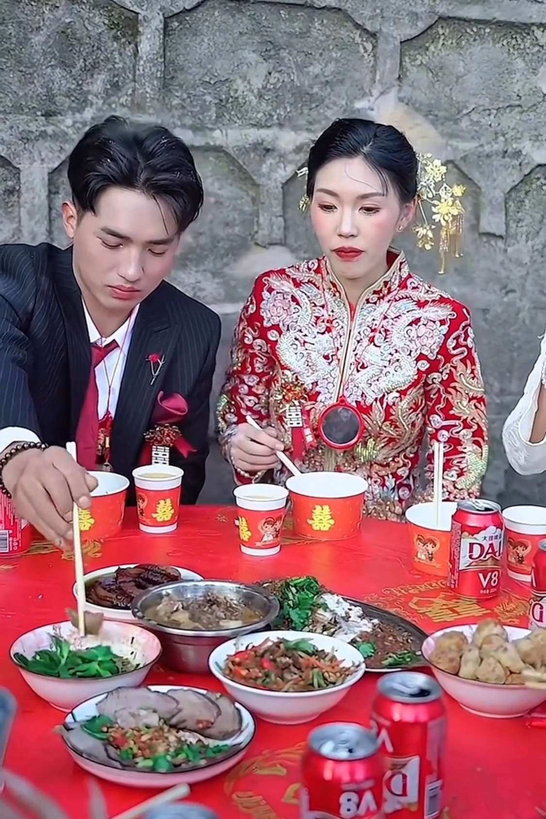 这是哪里的婚宴？看着很简单