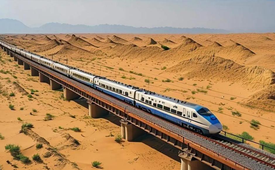 “巨亏40亿，中国成冤大头！2018年，中国专家驻守沙特九年，修出一条天路，却亏