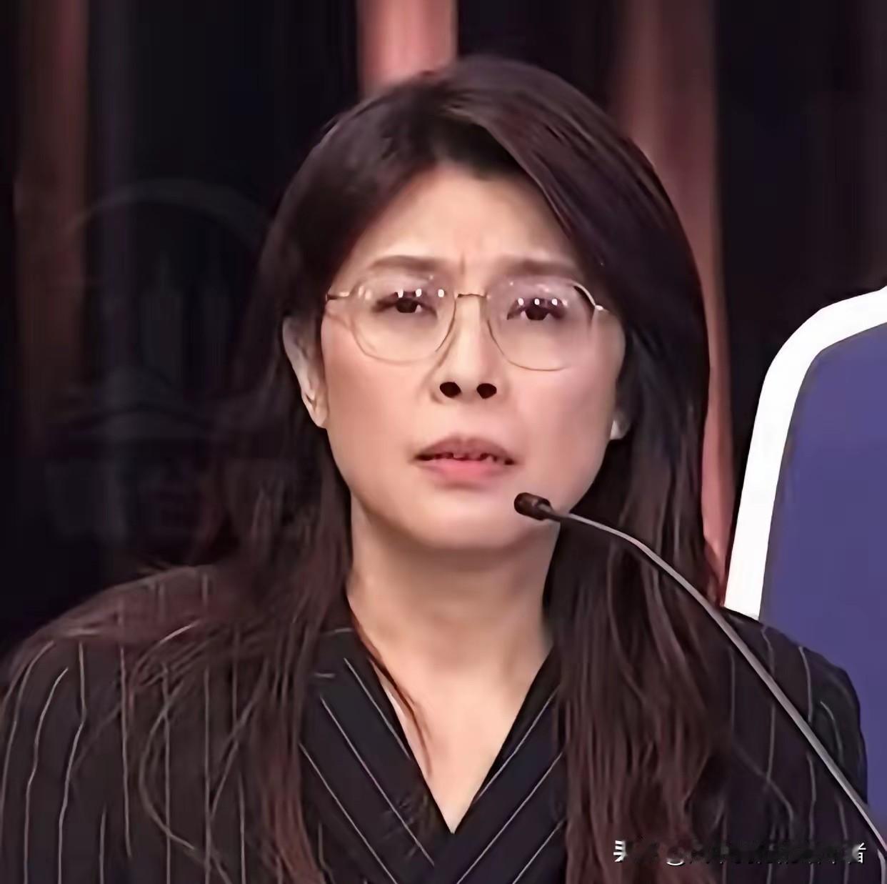 郑丽文演讲气场|网友心潮澎湃|这才是真正中国人！郑丽文的一句话瞬间