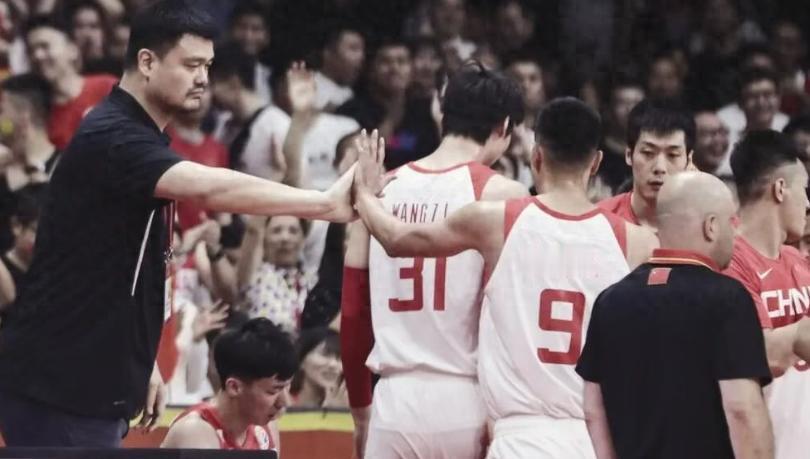 中国男篮到了最危险的时候？中国男篮在世界杯预选赛中连续两次负于韩国男篮，出线