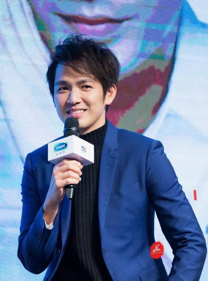 钟汉良笑谈：“当年婉拒《甄嬛传》果郡王，郑导‘记仇’十四载，《藏海传》直接让我