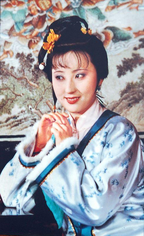 《红楼梦》中，你最喜欢哪一个？《红楼梦》我前后翻读三四遍，最偏爱的