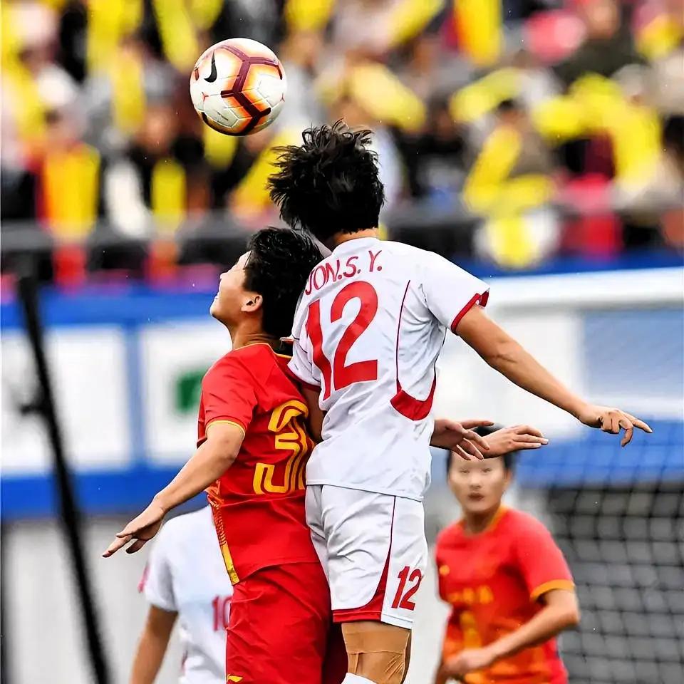 中国女足2026亚洲杯冲冠战术剧本（实战版）阵型：4-2-3-1稳守反击