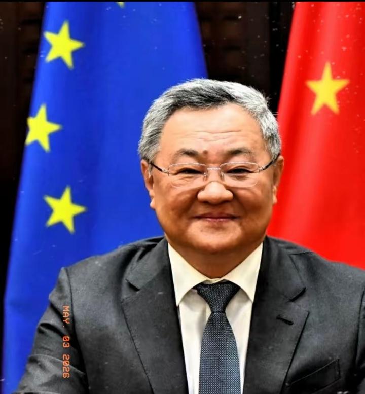 联合国总部的空气都透着股火药味。中方刚接过安理会轮值主席的接力棒，常驻联合国代表