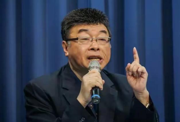 近日，台湾名嘴邱毅爆料：现在高市早苗肠子都悔青了。原来她所发表的涉台言论是对华鹰