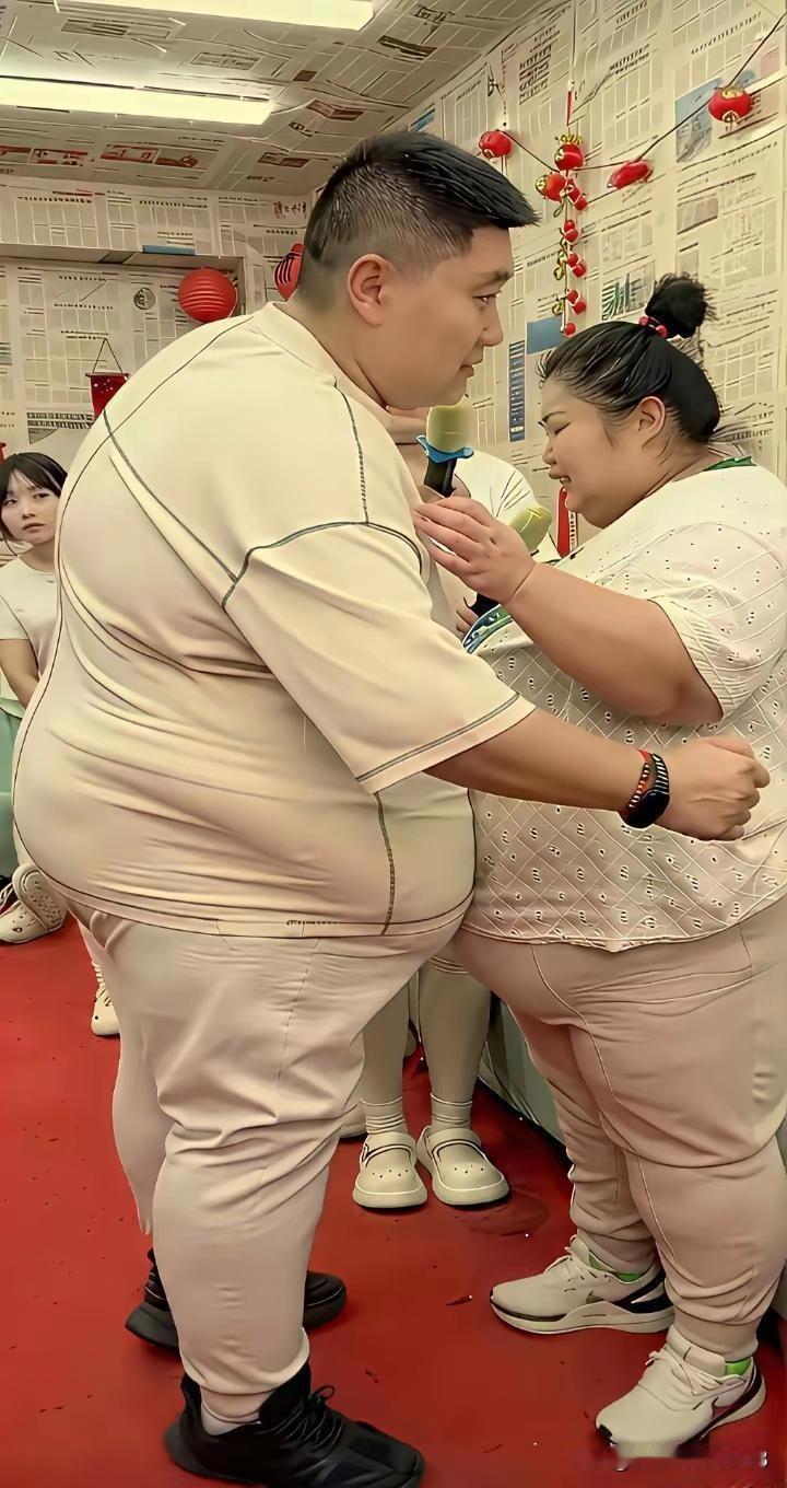 看到这一幕，不少人可能会想开开玩笑。可真要搭伙过日子，外表其实没那么重要。