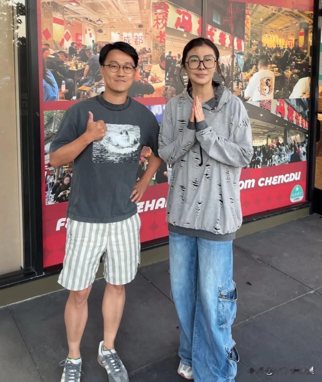 原来我与明星只差一个光环！网友偶遇王祖贤，褪去明星光环，不化妆的王祖贤也就是