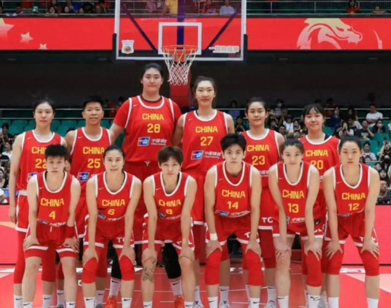 中国女篮和日本女篮半决赛会师！刚刚结束的女篮亚洲杯半决赛资格赛中，日本队击败了新