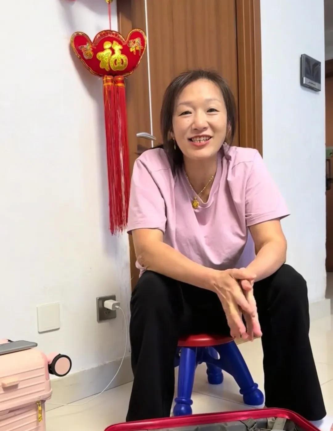 许建华刚刚更新视频，马上就要和儿子浩男见面了，见面的地方不是南京，不是深圳，目前