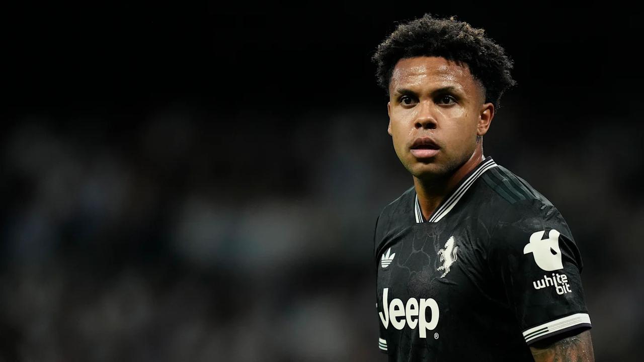 续约麦肯尼，谁同意谁反对从合同角度来看，麦肯尼的处境并不乐观。这份合同将于2