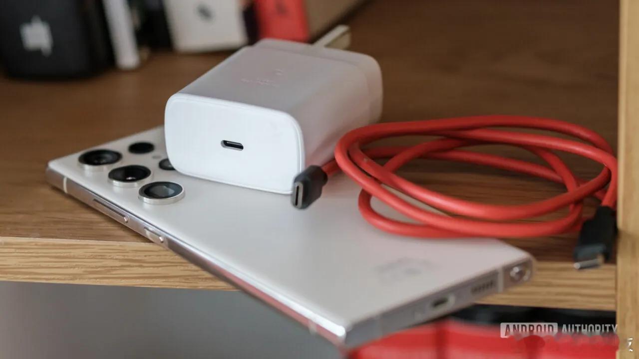 【三星S26Ultra充电规格再曝光，系统代码显示将支持SuperFast