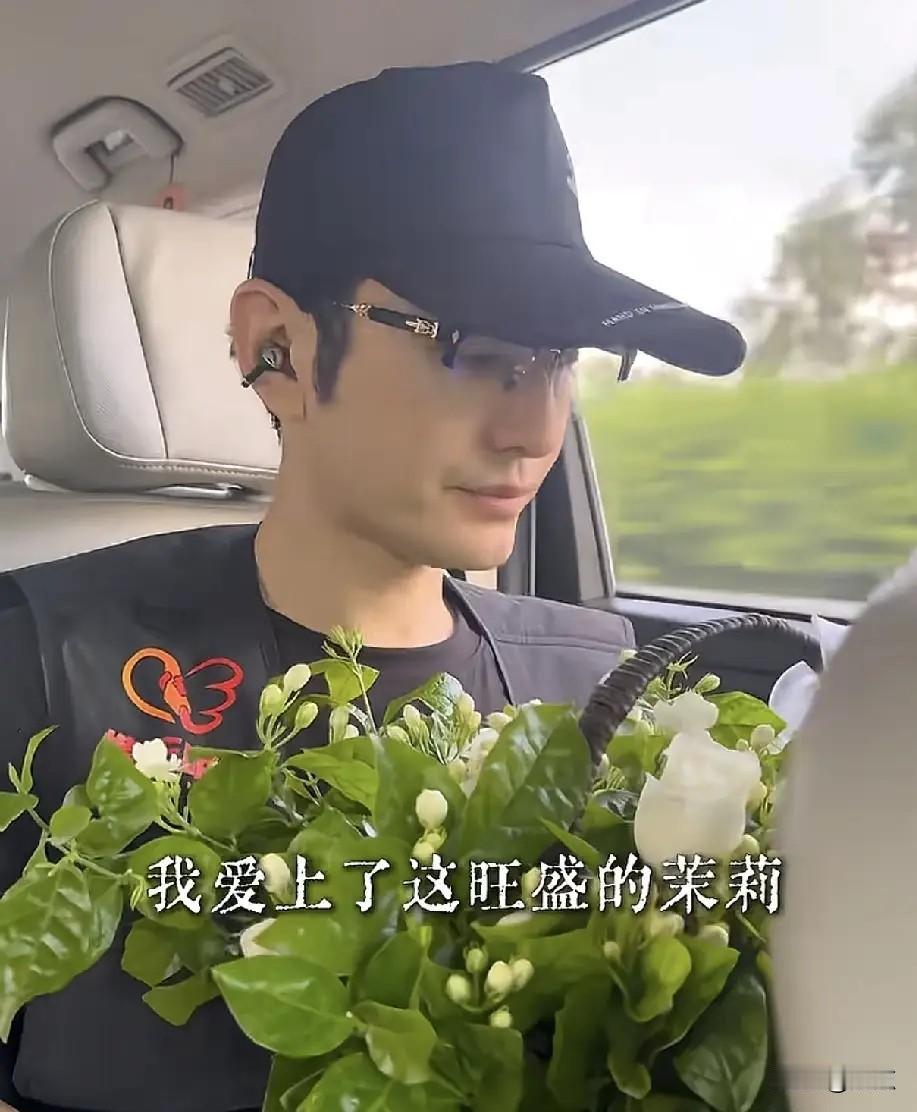 8月17日晚间，黄晓明更新的一段视频，看完让人十分感慨。此前广西遭遇洪水侵