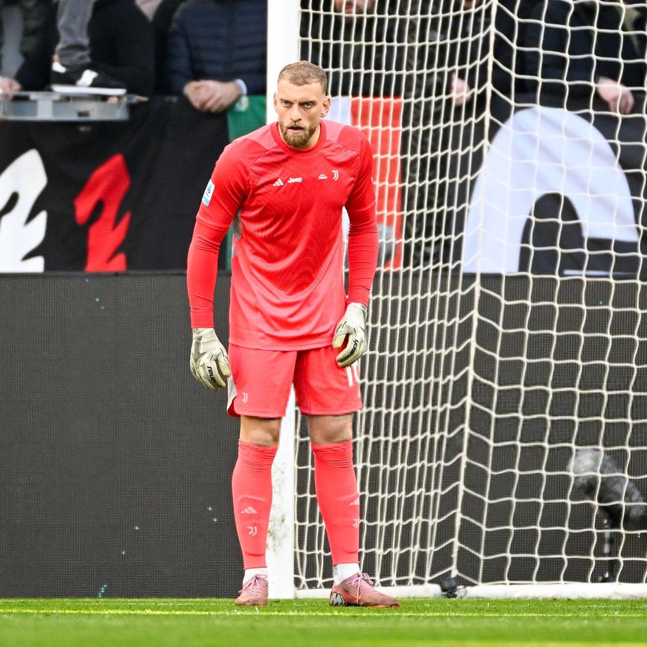 布冯谈迪格雷格里奥：“我认为上赛季他是个惊喜，他对尤文图斯拿到欧冠门票至关重