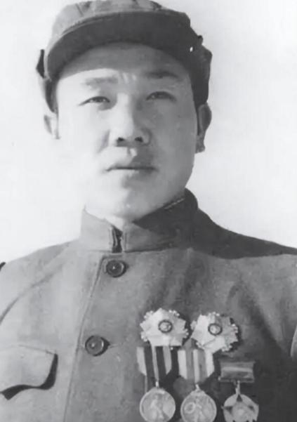 1950年11月29日，一位志愿军排长无视上级命令，放弃驻守高地，放走了美军的5