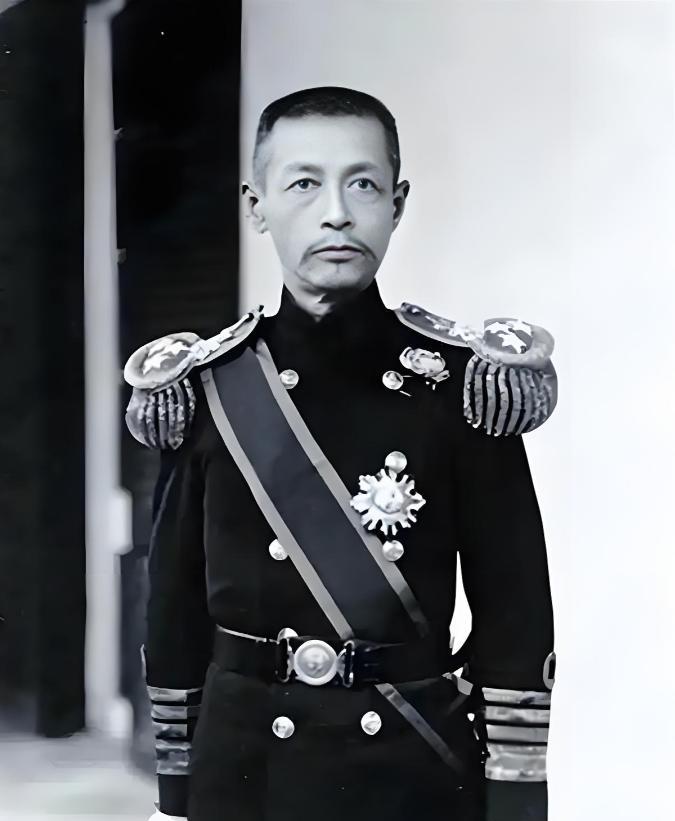 1951年，93岁高龄的前清朝海军总司令萨镇冰在得知志愿军成功击退美军并进攻韩国