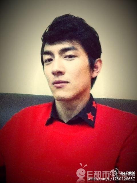 林更新家庭背景 林更新父母是做什么的爷爷是林连章吗富二代背景显赫