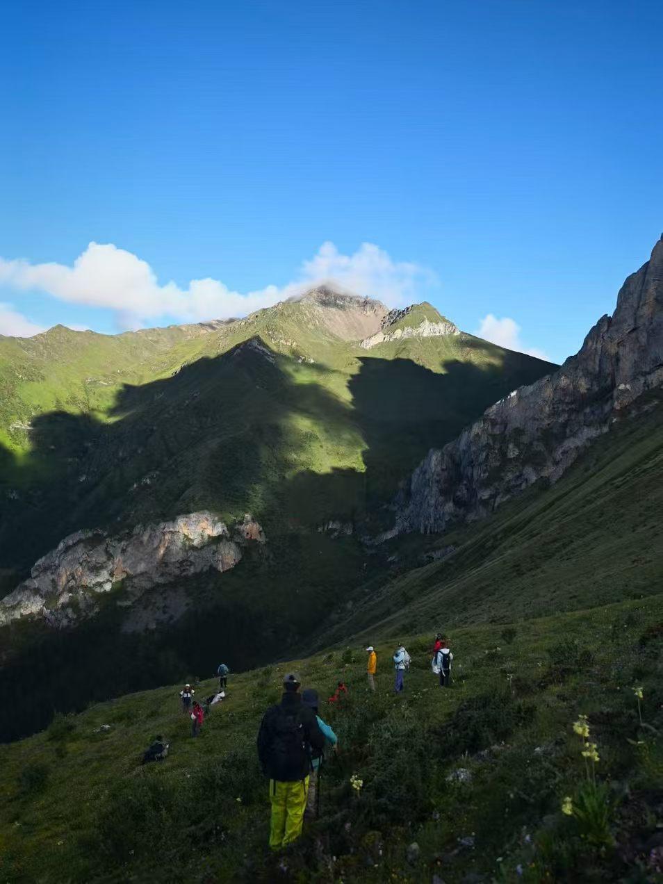 川西秘境🏔️加米峰美景级打卡攻略！📌甘孜康定·加米峰▪️门票：免费！野生