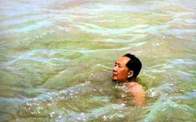 虽然毛主席享年83岁，但是他的保健医生却说：“其实毛主席不具备长寿的条件，他长寿