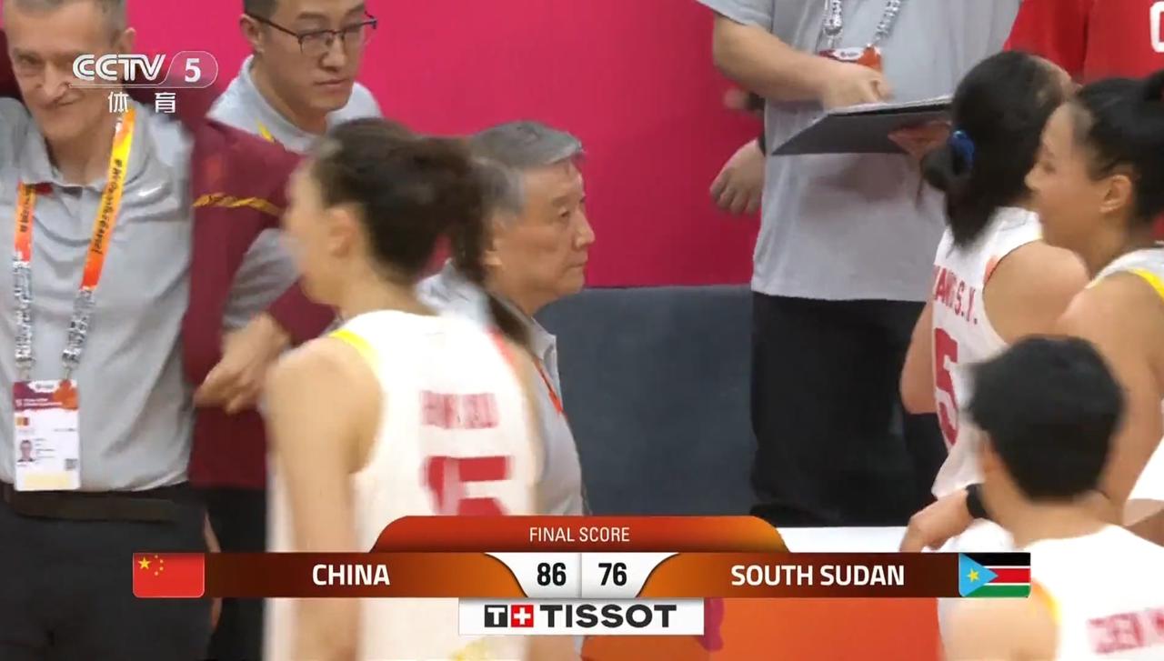 女篮世预赛，中国女篮VS南苏丹，关键的第三节，95黄金一代的王思雨爆发，