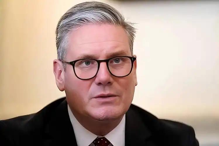 彻底翻脸！英国公然强夺中国钢厂。2026年5月11日，英国政府上演了一场极具争议
