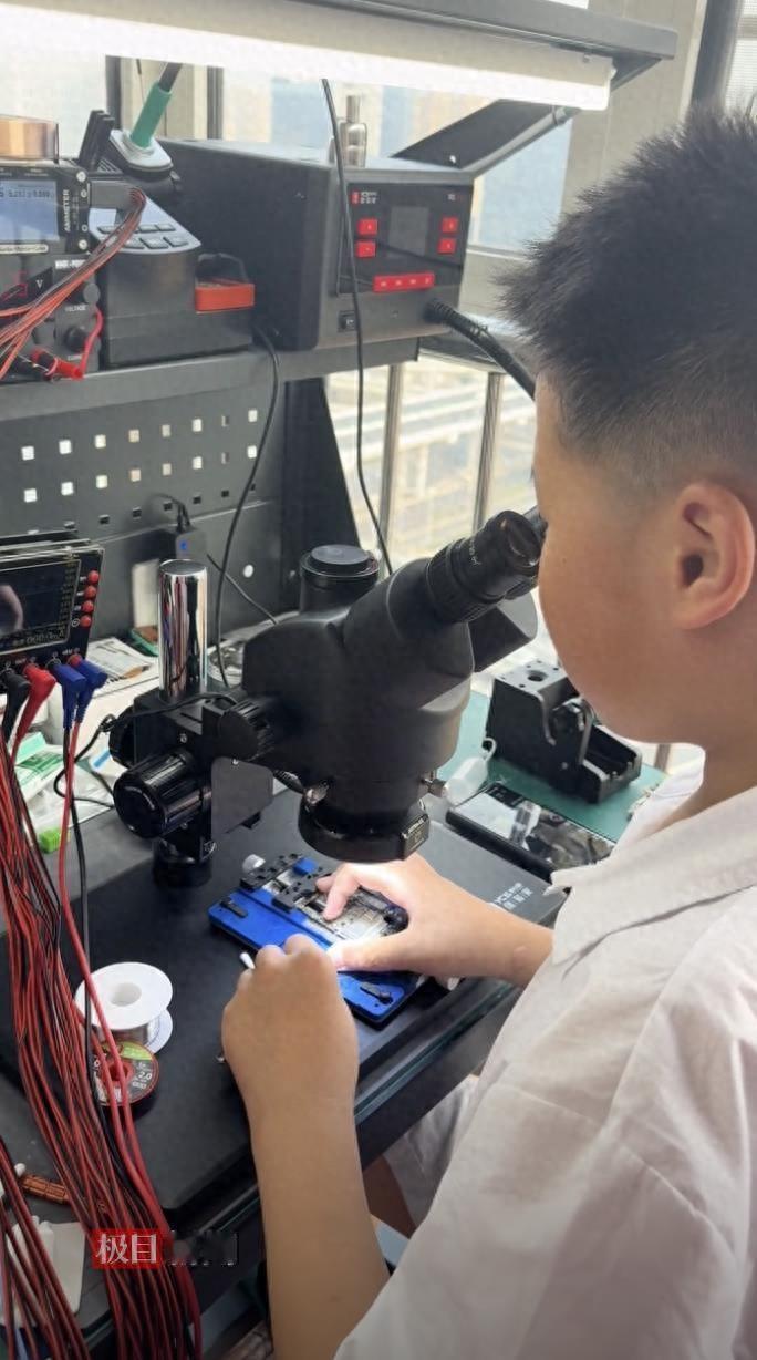 “强的可怕！”河北一男孩因研究火药被炸伤后，家人明令禁止不准再接触，没想到，男孩