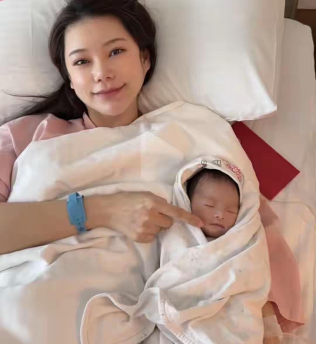 马筱梅产子，旁人的反应太意外！本以为又要有很多人酸，有很多人阴阳怪气，有很多