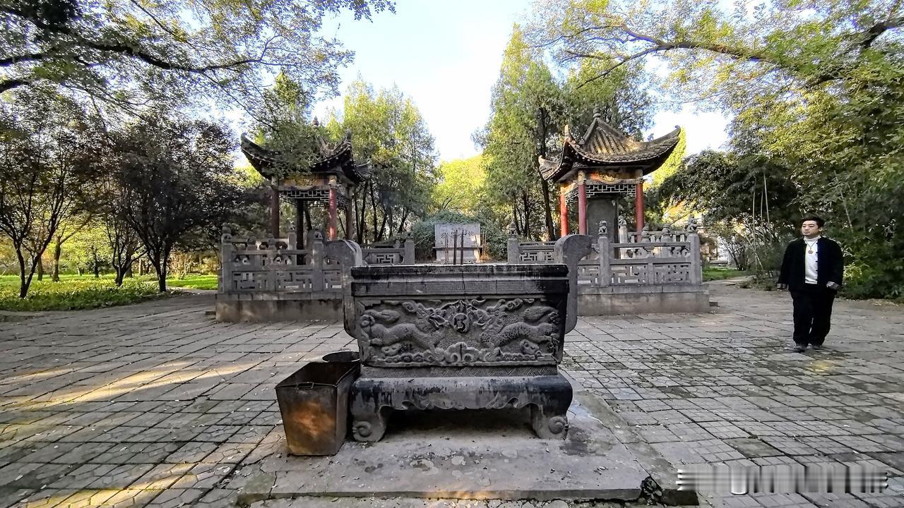 洛阳狄仁杰墓｜5分钟逛完大唐名相之墓🌿洛阳白马寺齐云塔外侧藏着一座圆形土丘