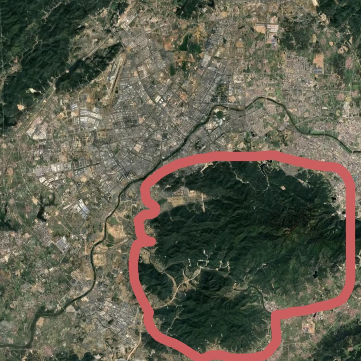 义乌会推平这片山扩主城区，答案其实已经很明确。义乌建城区面积不断扩张，甚至反超